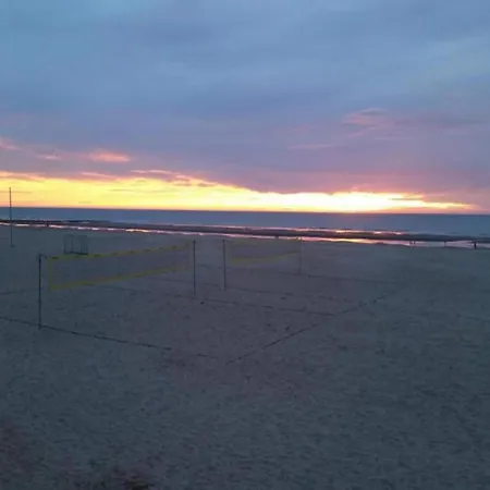 아파트 On Zeedijk With Stunning Sea View, Cleaning Included *